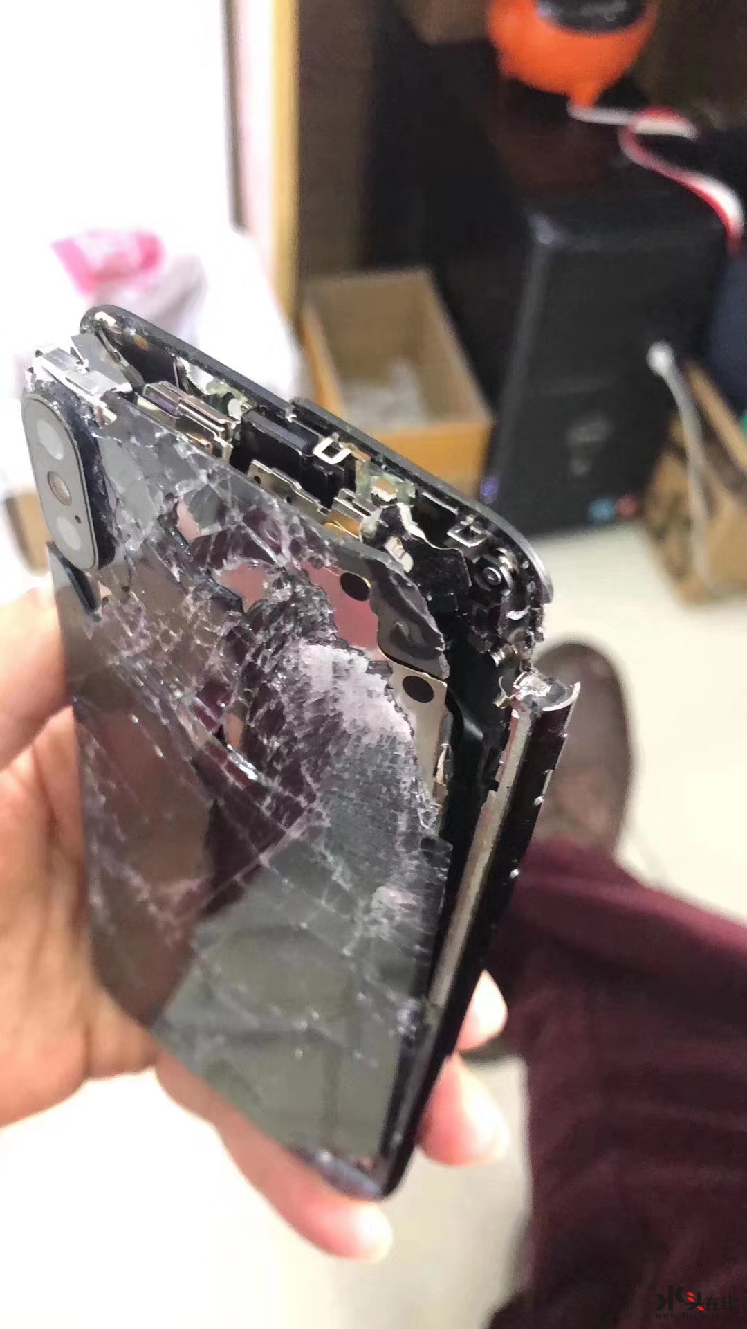 回收摔坏的苹果机