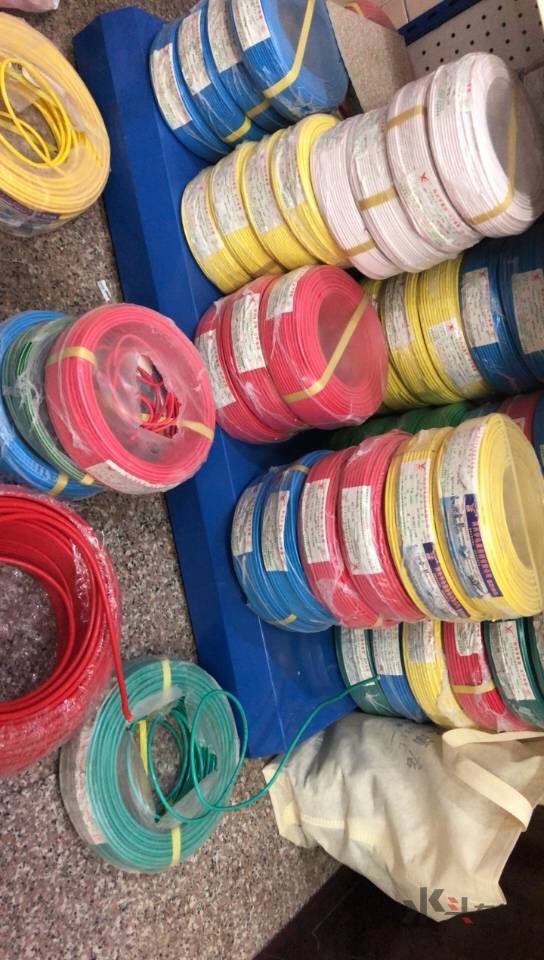 专业卖水管10几年买水管灯料电料水泵五金等请找我